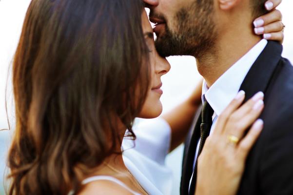 魔性の女の意味や特徴15選!男心を虜にする魔性の女になるには?のイメージ