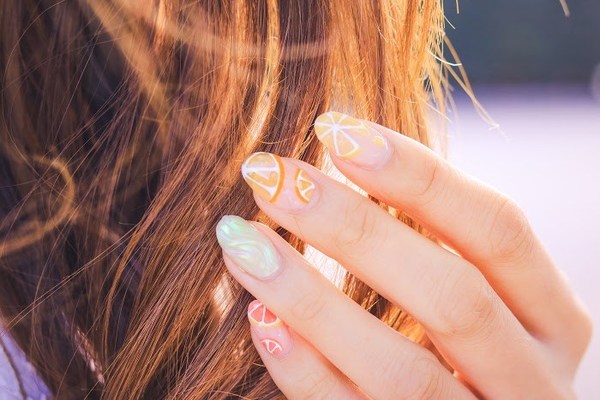 手相の左手右手で意味が違う?どっちの手が正しい見方か解説!のイメージ