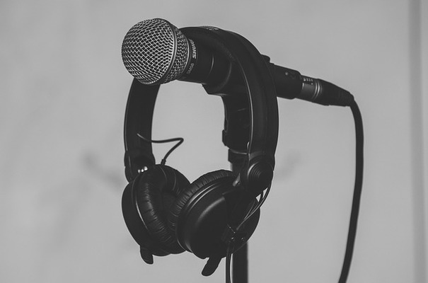 声フェチとは?声フェチの女性の心理や特徴・あるあるを紹介のイメージ