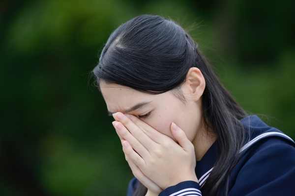 嗚咽の意味とは?嗚咽を漏らすなどの使い方を例文も使って紹介のイメージ