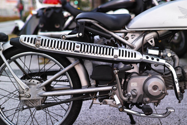 普通自動車免許で原付は乗れる?乗れない?原付講習はいるかも解説のイメージ