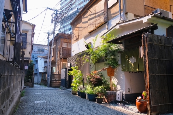 飯田橋駅の喫煙所の場所は？タバコが吸えるスポットを紹介のイメージ