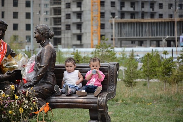 仲間由紀恵の子供は双子で何人?赤ちゃんとの顔画像や名前を紹介のイメージ