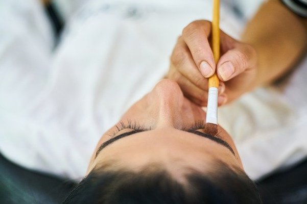本田翼は整形で目頭や鼻などの顔が変わった?整形前と現在を画像で比較のイメージ