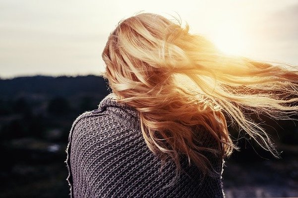 髪の毛が伸びない原因は?なかなか伸びるのが遅い理由を紹介のイメージ