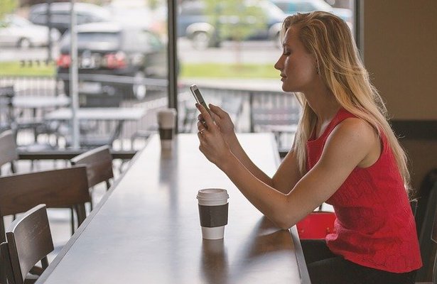 彼から連絡がこない時はほっとくべき?連絡くるまで連絡しないのが正解?のイメージ