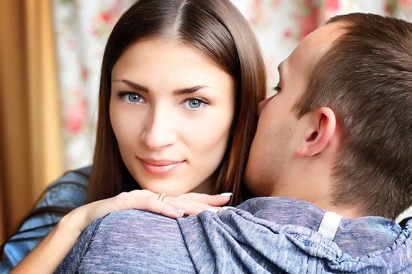 不倫がバレない方法やコツ!バレないように気をつけることも紹介のイメージ