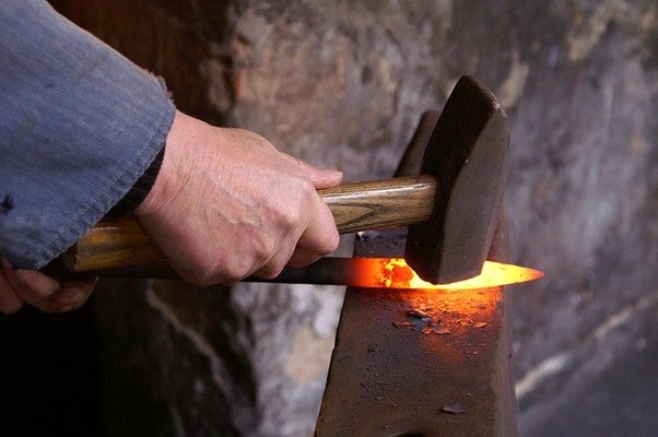 焼きもどしとは?焼き入れとの違いや方法を解説のイメージ