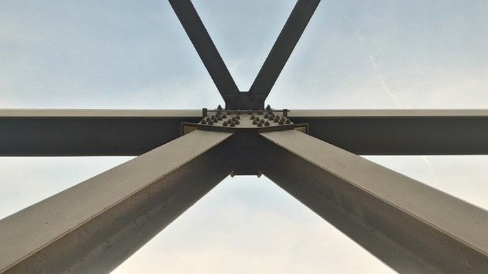 リベットとは?外し方などの方法や種類を解説のイメージ