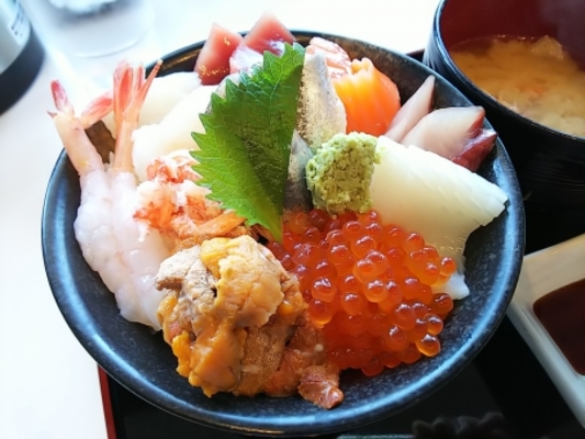 札幌市場でおすすめの朝食5選!朝から贅沢に海鮮を!朝食限定メニューも?のイメージ