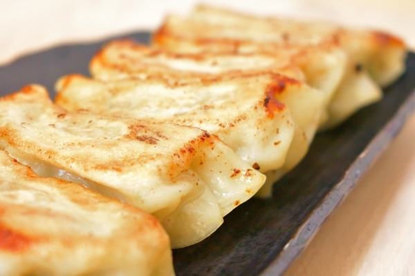 「SAPPORO餃子製造所」の絶品餃子を頂く!人気メニューや店舗情報は?のイメージ