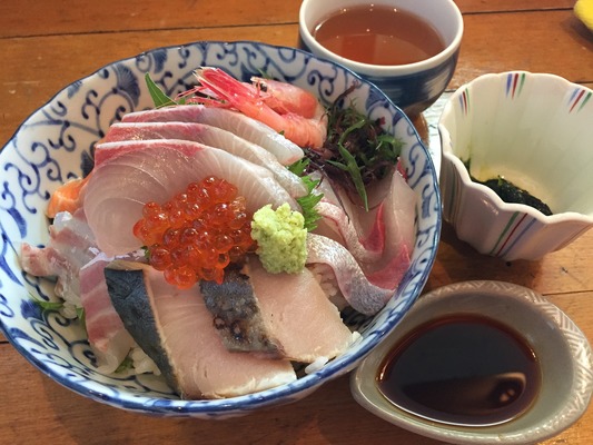 函館朝市のおすすめ朝食店11選!安い&贅沢なモーニングで幸せに!のイメージ