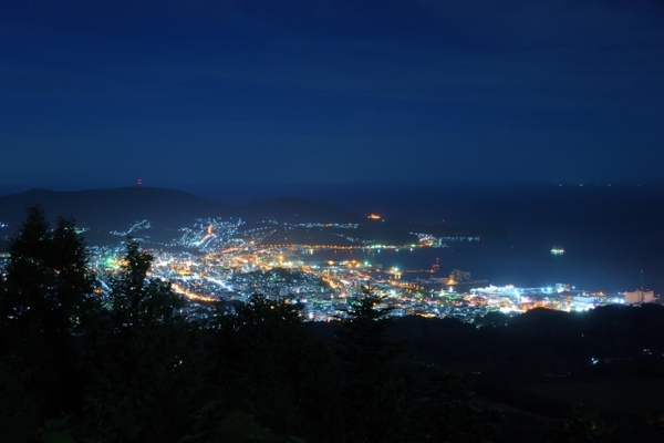 「毛無山展望所」は小樽の夜景スポット!運転の休憩に最適!増毛効果も? のイメージ