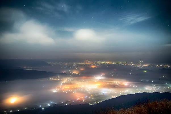 旭展望台から港町を眺める!アニメの聖地にもなった綺麗な夜景を満喫!のイメージ