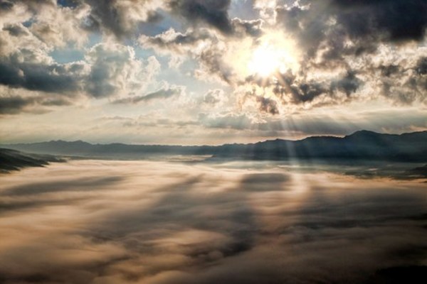 「星野リゾート トマム」の雲海テラスは感動の絶景!時期や楽しみ方は?のイメージ