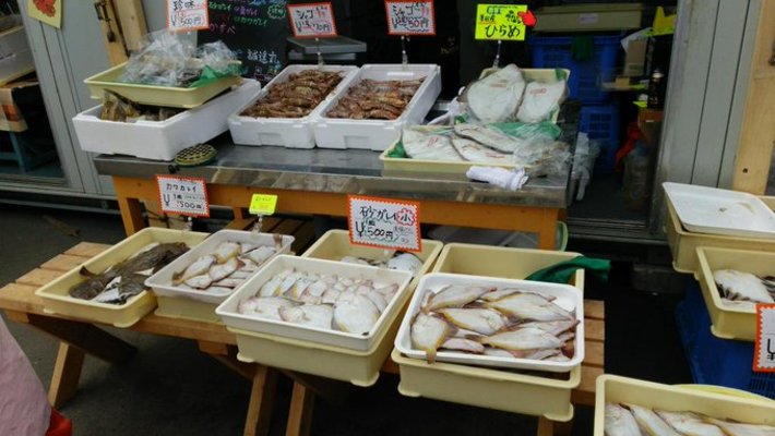 石狩の漁港朝市でシャコの刺身を食べよう!海鮮BBQも楽しめる名物市場!のイメージ