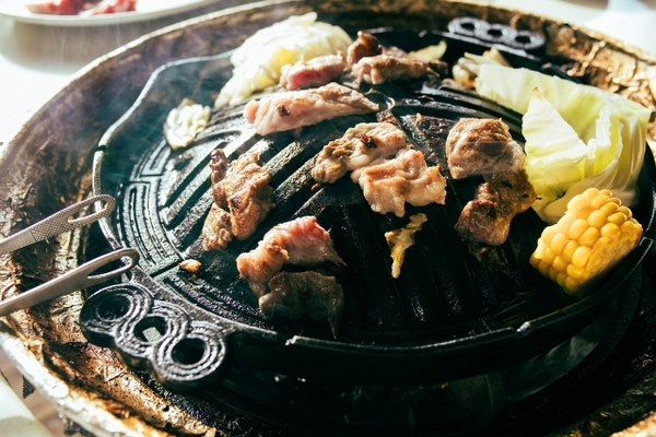 帯広「有楽町」のジンギスカンは安くて美味しくて最高!お土産の持ち帰りも!のイメージ