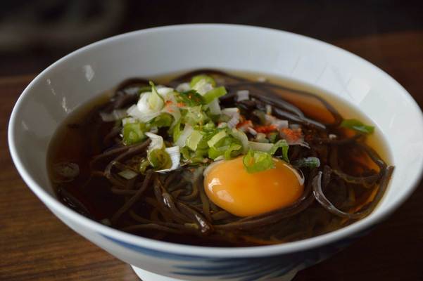 音威子府の名物「黒いそば」が日本一美味い?常盤軒で是非食べよう!のイメージ