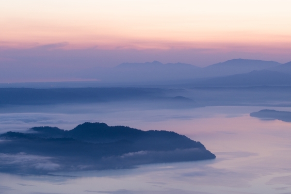 北海道で雲海が楽しめるスポット8選!感動の絶景や発生条件&時期とは?のイメージ