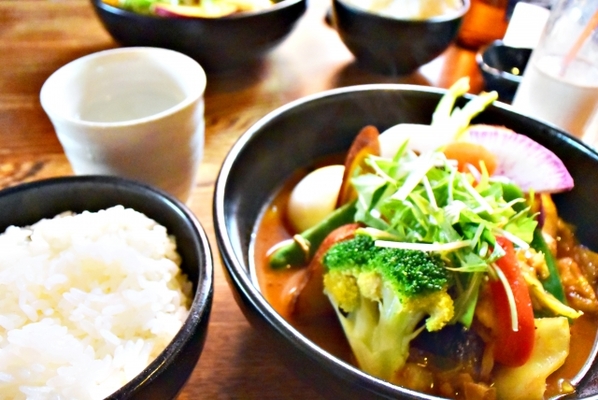 札幌名物スープカレーの専門店「ピカンティ」がウマい!人気メニューは?のイメージ