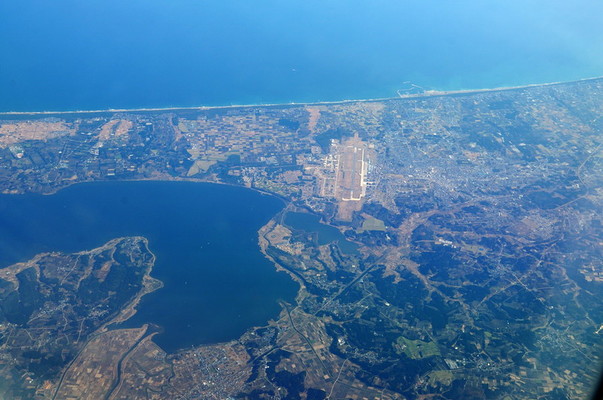 青森「三沢空港」を完全ガイド!お土産やラウンジ・周辺の温泉を解説!のイメージ