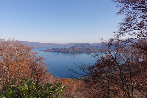 十和田湖の紅葉情報まとめ!見頃の時期は?交通規制・駐車場も解説!のイメージ