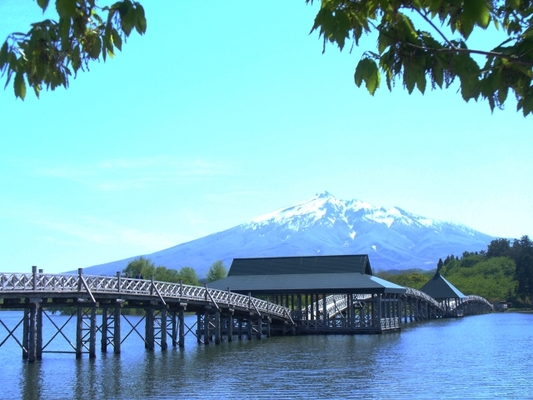 「鶴の舞橋」は日本一の木造橋!吉永小百合のCMや絶景で有名な観光名所!のイメージ