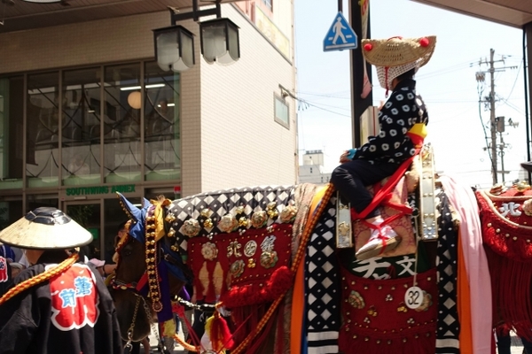 岩手「チャグチャグ馬コ」ってどんな祭り?見所や行進の撮影ポイントは?のイメージ
