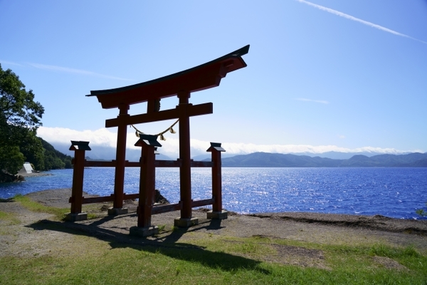 女性必見!「御座石神社」は美貌成就のパワースポット!御朱印やお守りは?のイメージ