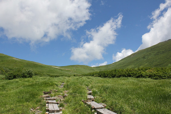 「月山」の登山情報ガイド!難易度や初心者にもおすすめのコースは?のイメージ
