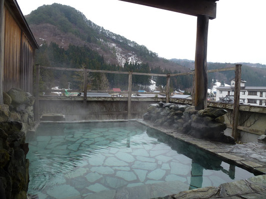 「小野川温泉」のおすすめ温泉旅館&観光特集!日帰り入浴やお土産情報も!のイメージ
