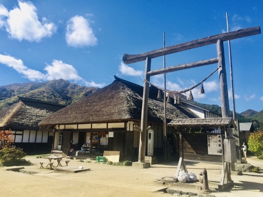 福島有数の観光名所「大内宿」へ!情緒溢れる町並みと名物グルメを堪能!のイメージ