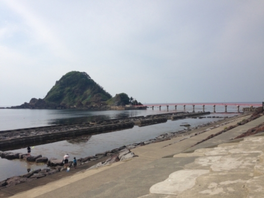 山形「由良海岸」の海水浴場や白山島を紹介!民宿やホテル情報も!のイメージ