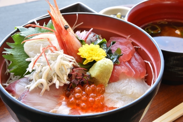 仙台の絶品おすすめ海鮮丼TOP12!市場の名店や安い人気のランチも!のイメージ
