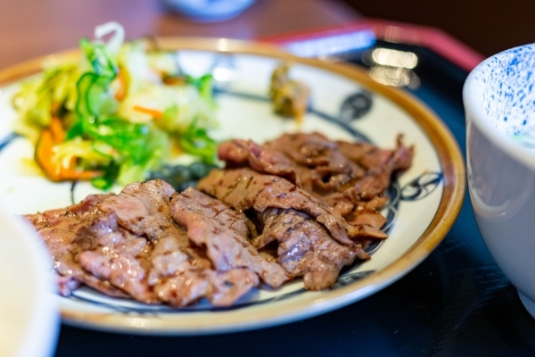 仙台「たんや善治郎」で絶品牛タンメニューを堪能!カレーやシチューが旨い!のイメージ