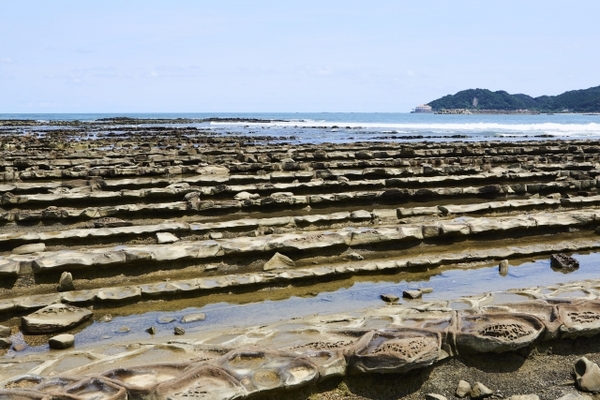 宮崎・青島を囲む奇岩の絶景「鬼の洗濯板」へ!楽しみ方や形成の歴史は?のイメージ