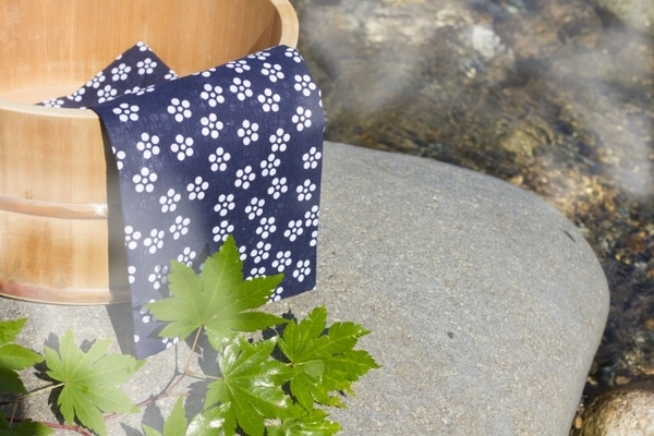 「鏡山温泉茶屋 美人の湯」で日帰り天然温泉を堪能!家族風呂や食事も!のイメージ