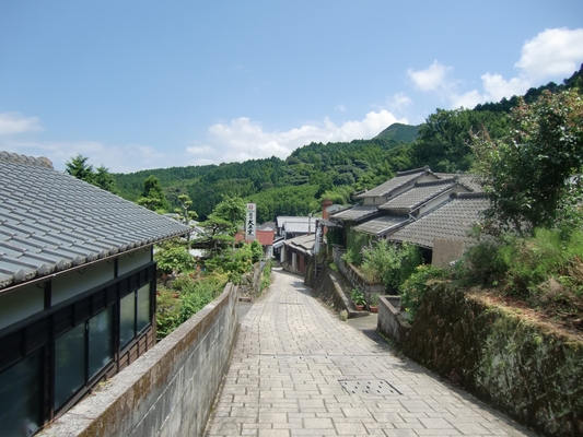 秘窯の里「大川内山」で伊万里焼を楽しむ散策の旅!歴史や観光の魅力とは?のイメージ