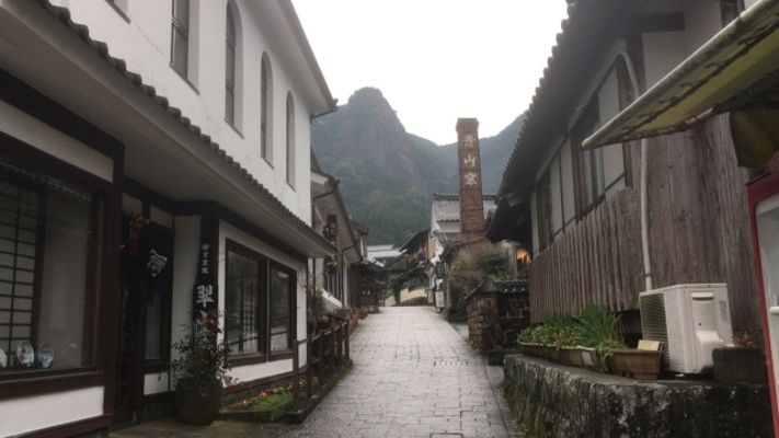 「伊万里焼」の歴史や特徴とは?人気の窯元や有田焼との違いも解説!のイメージ