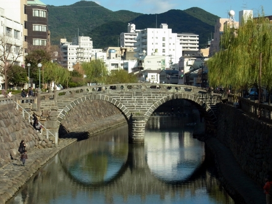 長崎「眼鏡橋」でハートストーンを探そう!石造りのアーチ橋が映える!のイメージ