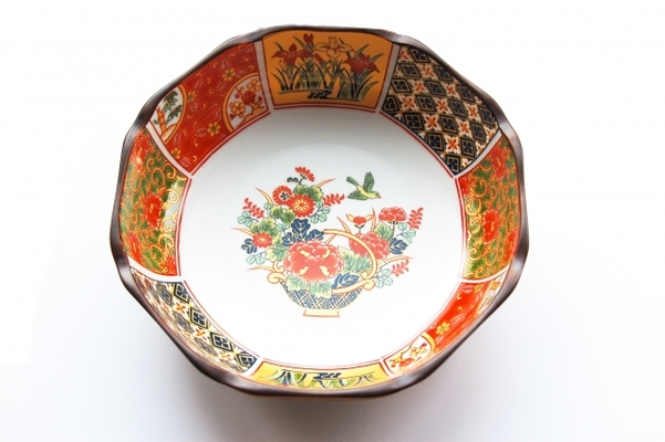 佐賀の名産工芸品「有田焼」とは?その歴史や特徴・伊万里焼との違いは?のイメージ