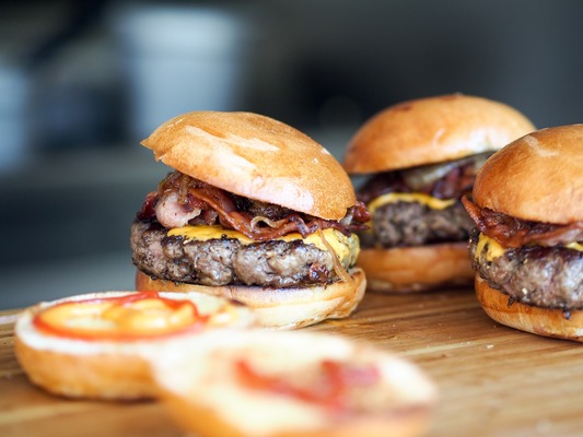 日本最古のハンバーガー店!仙台「ほそやのサンド」の愛される秘訣とは?のイメージ