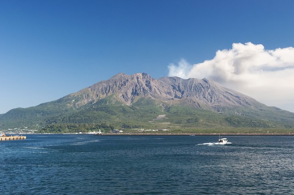 桜島を海から望む絶景!錦江湾クルーズを楽しむ方法を徹底解説!のイメージ