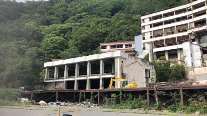 笠置観光ホテルは京都の山奥に潜む心霊廃墟!昔の事件や現在の様子は?のイメージ