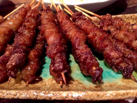 博多で焼き鳥なら「かわ屋」へ!パリパリのとり皮が旨すぎて止まらない!のイメージ