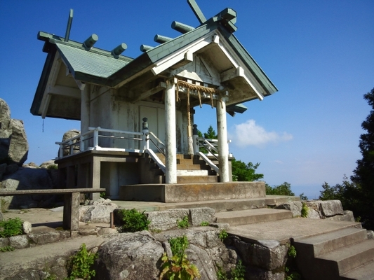 太宰府の霊峰「宝満山」の登山ガイド!ルート&難易度や見所を解説!のイメージ