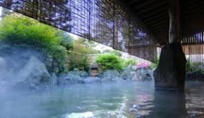 玉造温泉「湯之助の宿 長楽園」で巨大な混浴露天風呂へ!料理も極上!のイメージ