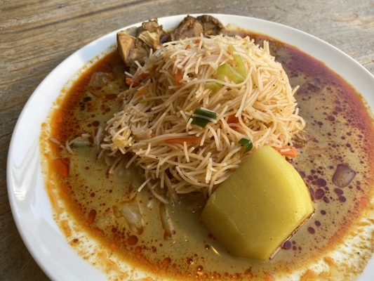 福岡「不思議香菜ツナパハ」で本格スリランカ料理!スパイスカレーが絶品!のイメージ