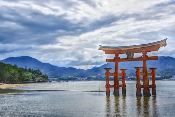 世界遺産「厳島神社」に祀られている神様は?参拝のご利益も徹底解説!のイメージ