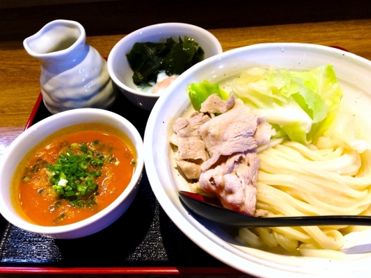 廣島つけ麺本舗「ばくだん屋」のメニュー情報!辛さとゴマが癖になる味!のイメージ